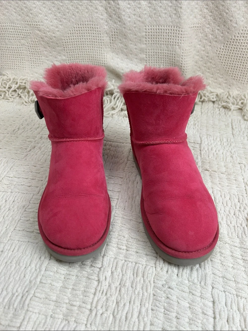 Ugh Mini Bailey Button Geo Perf Magenta Pink 10